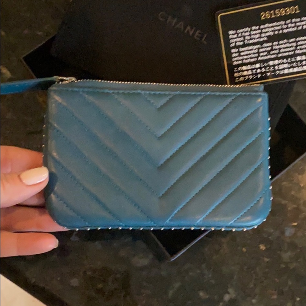 Chanel teal stud zippy wallet - Picture 3 of 6